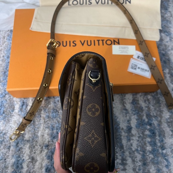 NWT Louis Vuitton Pochette Metis in Reverse Monogram (MADE IN FRANCE) DATE CODE - Picture 3 of 16